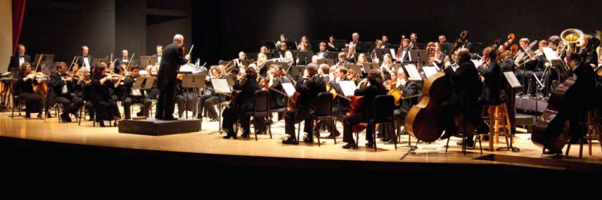 Corvallis-OSU Symphony playing on stage